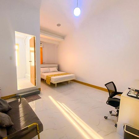 Legends Hotel & Restaurant - Lemery And Taal 외부 사진