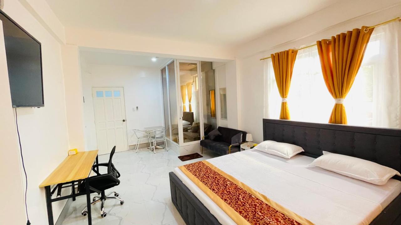 Legends Hotel & Restaurant - Lemery And Taal 외부 사진