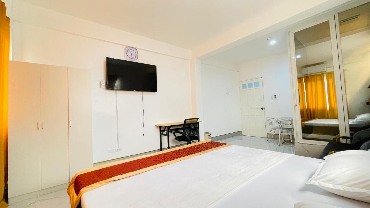 Legends Hotel & Restaurant - Lemery And Taal 외부 사진