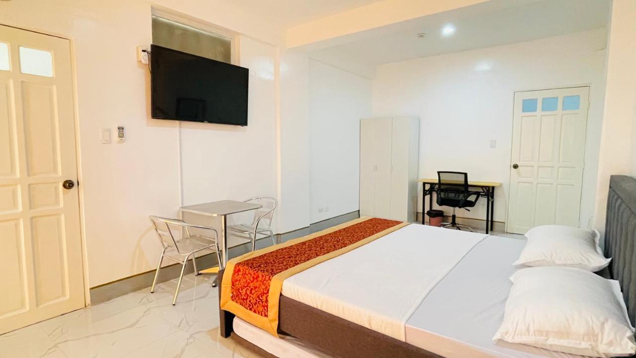 Legends Hotel & Restaurant - Lemery And Taal 외부 사진