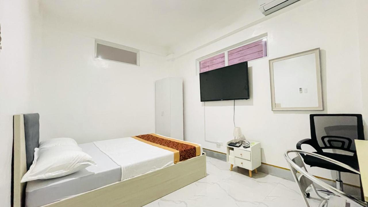 Legends Hotel & Restaurant - Lemery And Taal 외부 사진