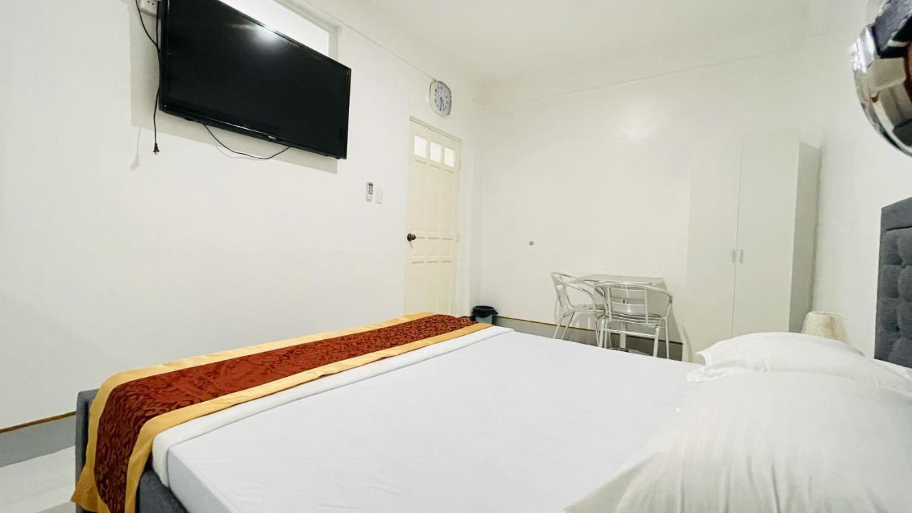 Legends Hotel & Restaurant - Lemery And Taal 외부 사진