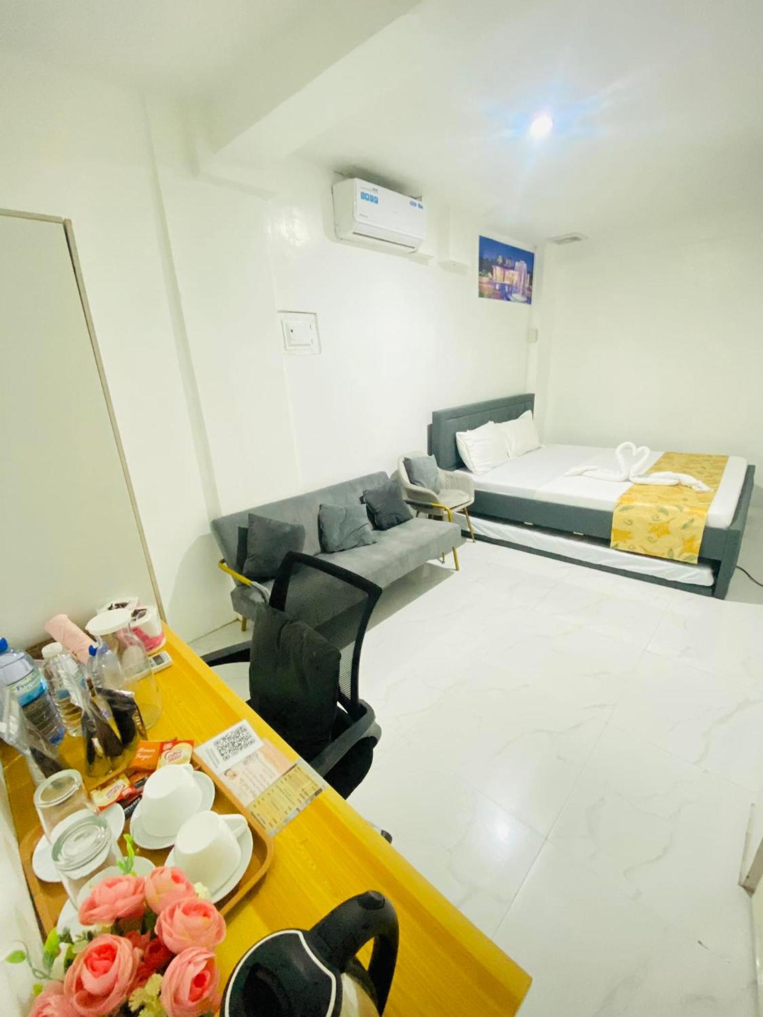 Legends Hotel & Restaurant - Lemery And Taal 외부 사진