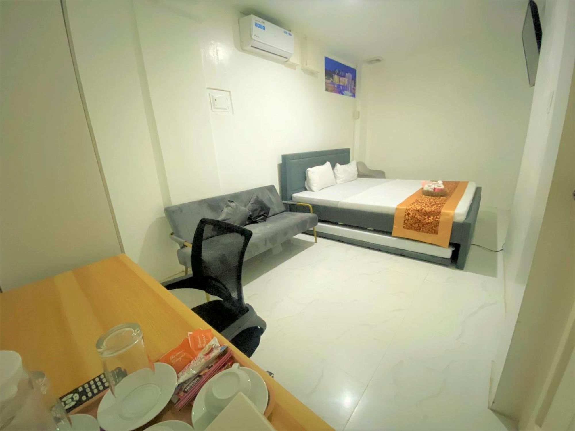 Legends Hotel & Restaurant - Lemery And Taal 외부 사진