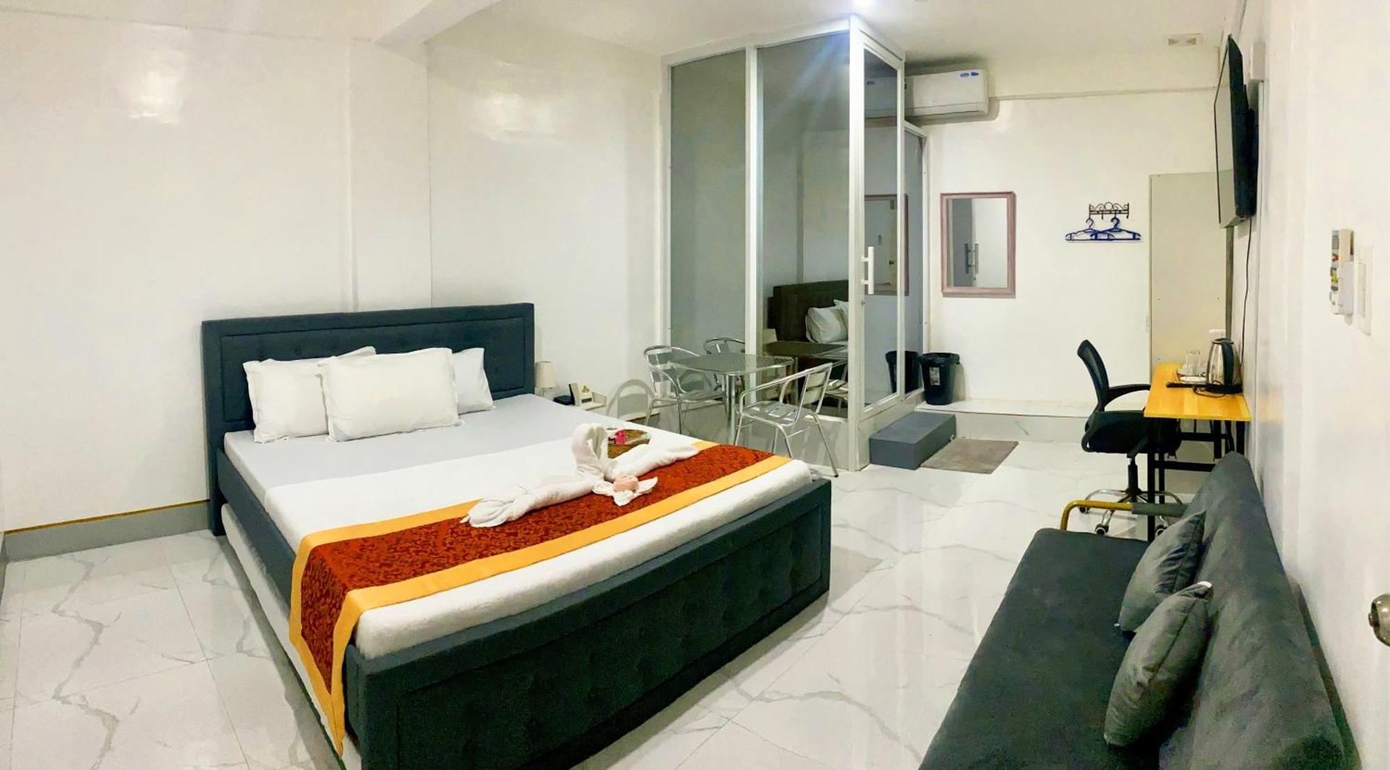 Legends Hotel & Restaurant - Lemery And Taal 외부 사진
