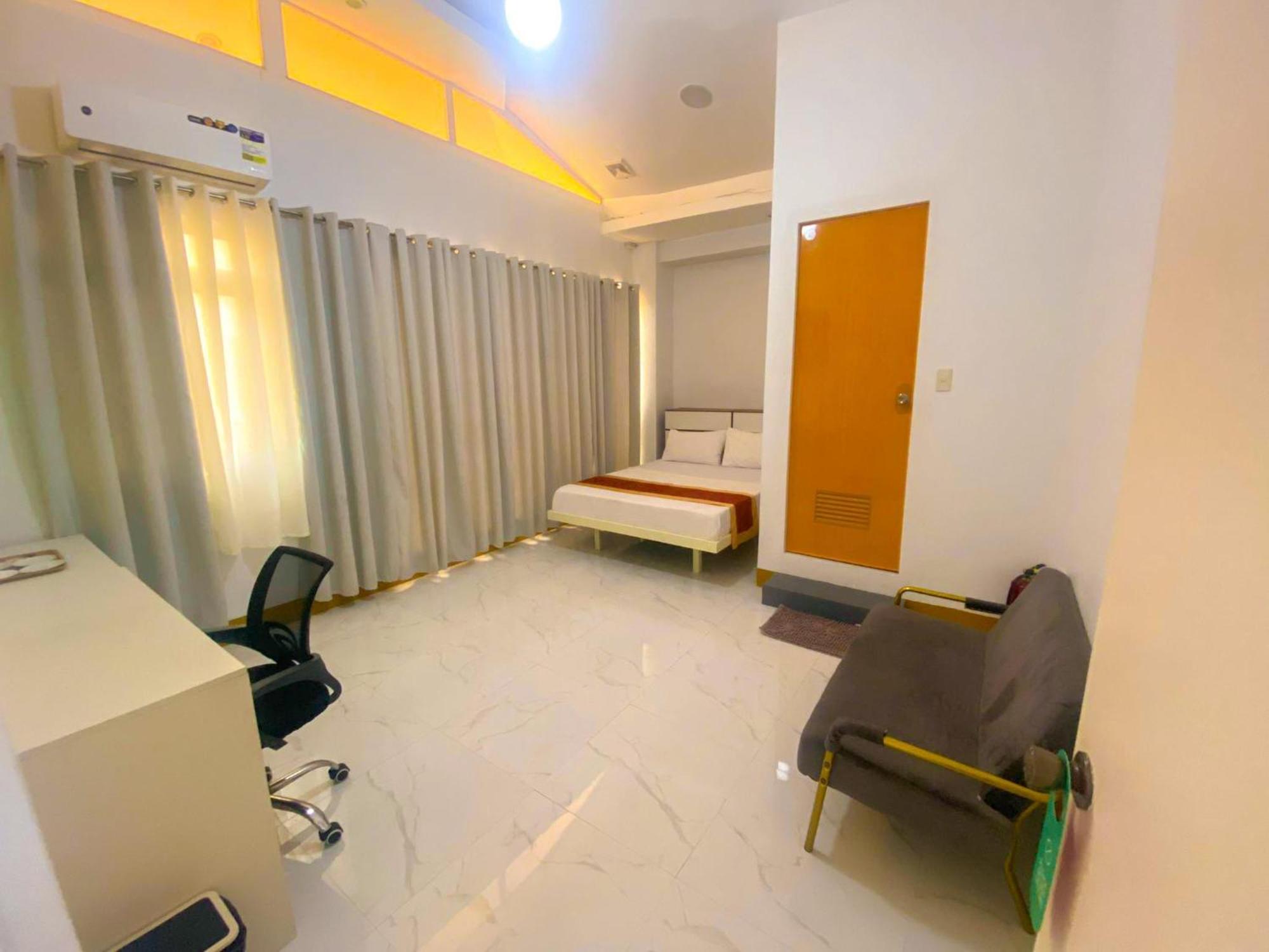 Legends Hotel & Restaurant - Lemery And Taal 외부 사진